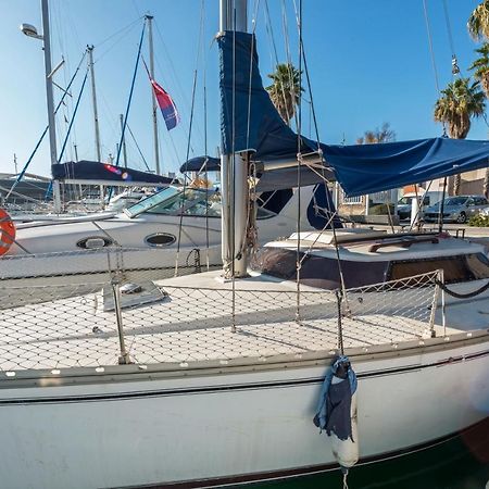 Pequeno Velero En Port Forum Ideal Para Backpackers Sant Adria de Besos Buitenkant foto