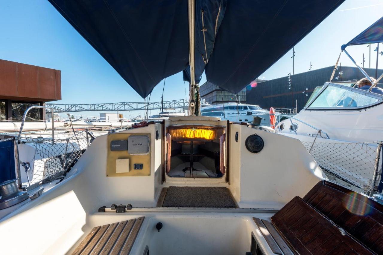 Pequeno Velero En Port Forum Ideal Para Backpackers Sant Adria de Besos Buitenkant foto